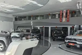汽车价格战全面打响！超30个品牌入场，部分品牌推出5年0息贷款，奥迪Q5L六五折，捷豹XFL降幅达18.81万元图片