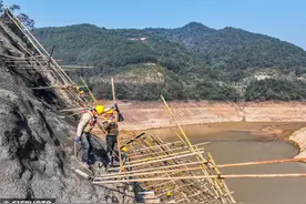 冬修水利忙图片