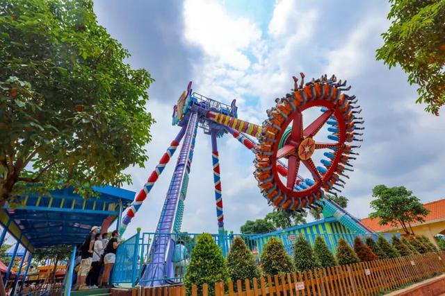 森林雪国今日开业！户外玩真雪就到高明！