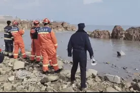 事发青岛！4名游客在小麦岛打卡，不熟悉潮汐被海水围困，危急时刻……图片