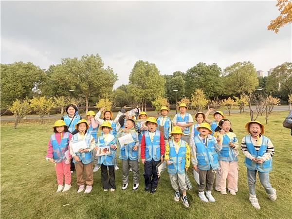 安庆科技馆举办“秋日叶语·常青与落叶的生态密码”自然探索课堂