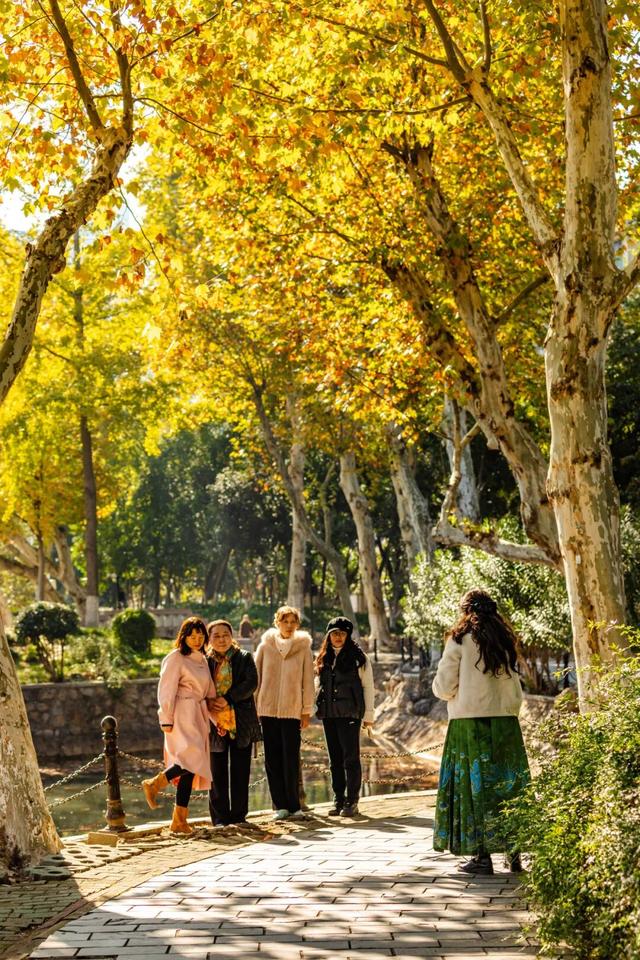 在江汉，听见公园里的秋色私语