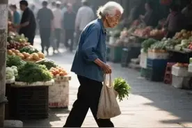 老年人体重突降，体质变差，可能是身体衰弱了图片