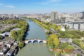 因为这场全国性水上赛事，运河沿岸被挤爆了图片