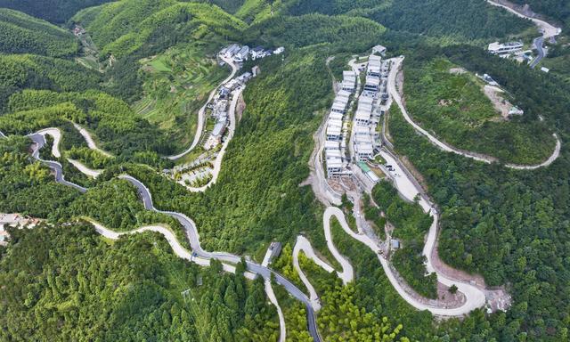 浙江磐安：盘山公路蜿蜒风光美