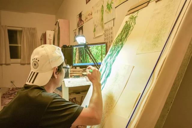 他初中毕业后终身不婚	，荒野舍命工作20年，被一群博士封神