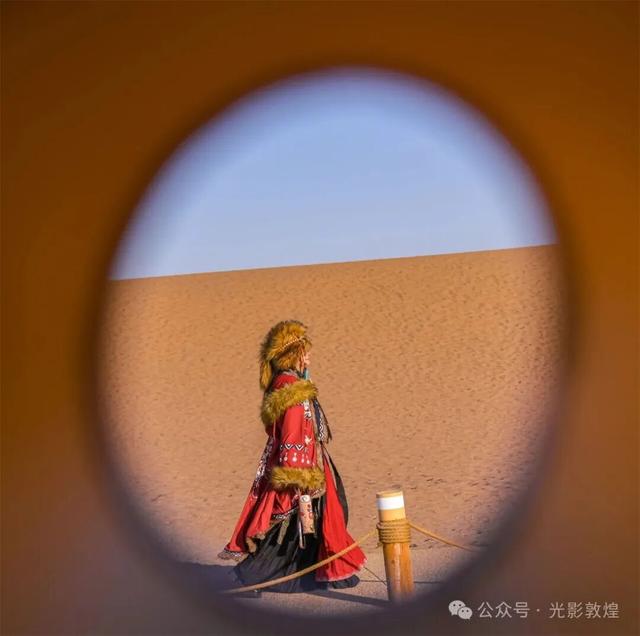 敦煌：大漠秋景醉游人