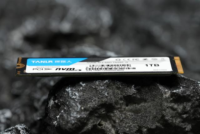 性价比之选：探路人TN350 PCIe 3.0固态硬盘开箱图赏！