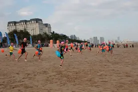 小铁人三项赛厦门站举行 吸引百余名青少年参与图片