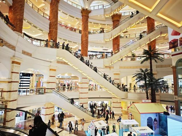 沉浸式剧场、《疯狂动物城2》快闪、户外滑冰场……环球港年终大促来了→