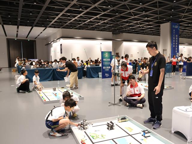 近2000名青少年同台竞技！2025世界机器人大赛广东选拔赛举办