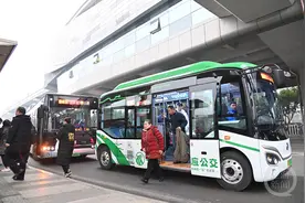 手机网约公交车 重庆“响应公交”让出行更便捷图片