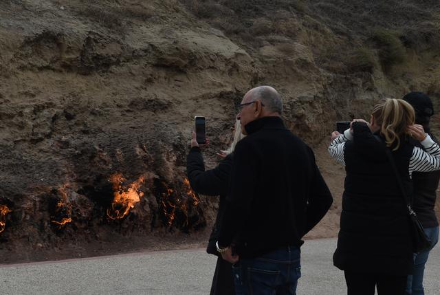 探访阿塞拜疆“燃烧的山”
