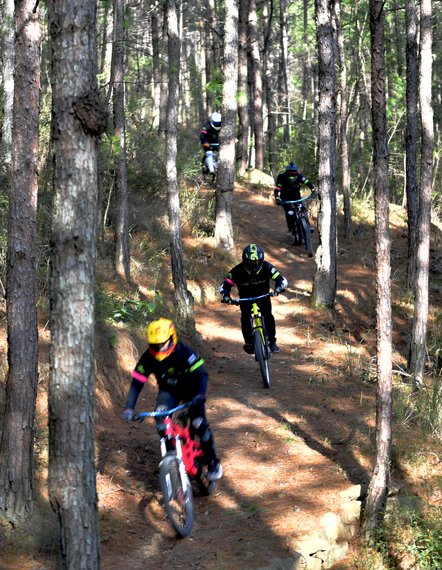 双城周刊｜武隆仙女山VS广元“大蜀道” 川渝建设高质量户外运动目的地