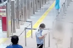 伪假护照背后的“恋情谎言”图片