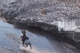 “00后”小伙驰骋峡谷！网友：鲜衣怒马少年时，此刻具象化了图片