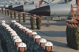 歼-10的27年奋飞路：从国产“争气机”到“空中多面手”图片