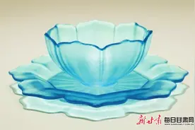 甘肃省博惊艳“还原”元代莲花形玻璃托盏 国宝级文物“蓝莲盏”同款文创来了图片