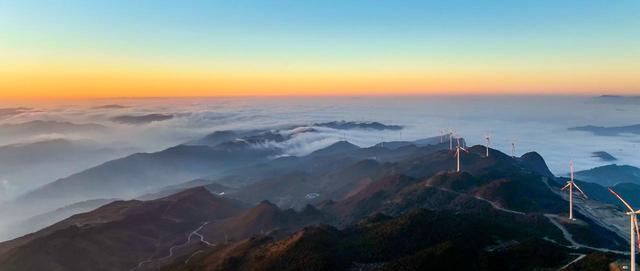 老黑山：凝冻初晴绘就“千里江山”图卷