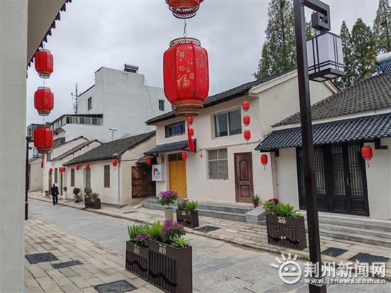 青砖黛瓦映城墙 荆州三义街换新颜迎八方客