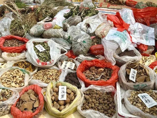 良庆逛吃指南：水果夜市、百年圩日、潮流街区…太好逛了吧！