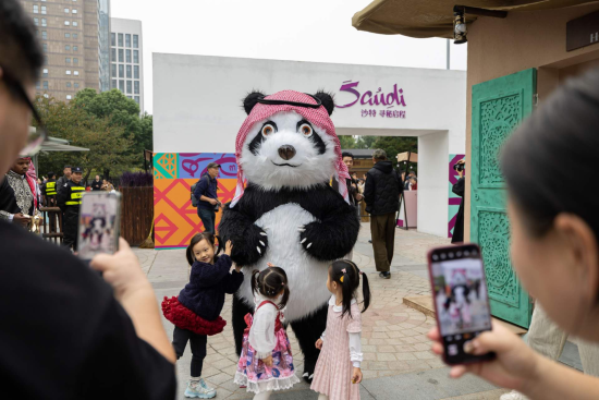 “沙特小镇”空降上海“人气爆棚”