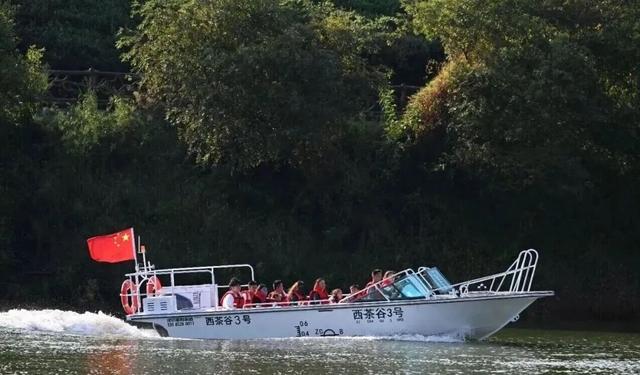 秋游六安看彩林 冬来滑雪泡温泉