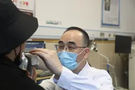 女子每天早上醒来感觉像在吞刀片？医生：严重或腐蚀器官！图片