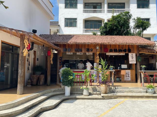 观山湖：湖山为枕觅清凉 环湖旅居点燃“避暑经济”