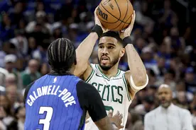 塔图姆谈带伤复出：右手腕伤势有所好转 我正在努力适应疼痛图片