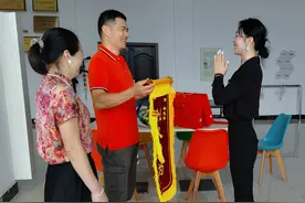 52岁大叔跳入5米深潭救人，事后他说：“孟祥斌的精神一直刻在我脑子里”！图片