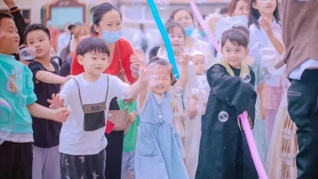 夜宝山，潮生活｜仲夏夜的奇妙物语——音乐、啤酒、灯光泡泡秀，这里全都有！