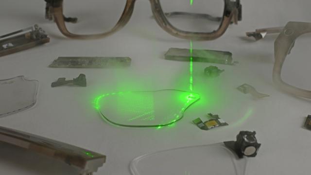 Meta Ray-Ban Display智能眼镜拆解：AR技术领先，可维修性存短板