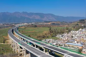 云南三清高速公路通车图片
