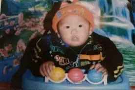 女子寻找失踪18年儿子，自称母子当年被堂哥一家拐卖，警方回应图片