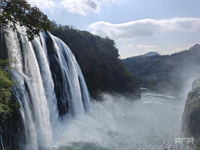 褪去喧嚣显壮阔！初冬黄果树大瀑布成游客热门打卡地