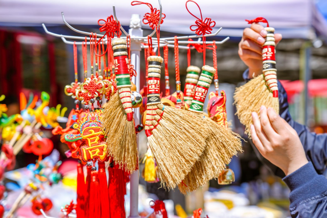 龙庆峡冰灯正式开门迎客！