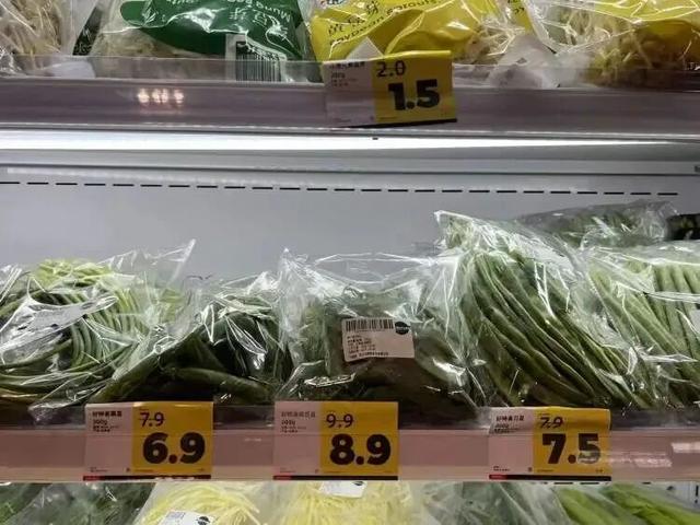 上海阿姨直呼“比菜场便宜”！知名折扣店竟然开始卖生鲜了，价格低到惊人，新鲜吗？