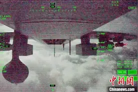 翼龙-2H无人机实施人工增雨作业 助力四川石棉山火扑救工作图片