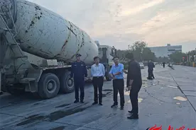 阳信经济开发区党工委书记、管委会主任曹福清到劳店镇检查指导工作图片