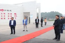 踔厉奋发担使命，勇毅前行谱新篇——望江县实验学校开发区校区初中八、九年级师生搬迁新校区图片