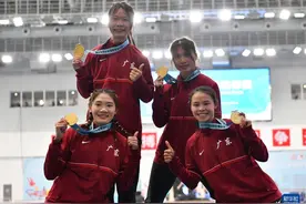 田径——全国室内锦标赛：女子4X400米赛况图片