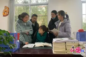 眉山彭山四小教师罗洪莲：三尺讲台的守望者图片