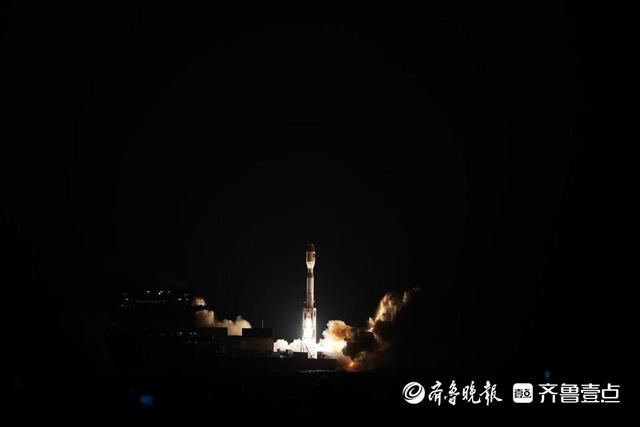 一箭十一星！捷龙三号遥六运载火箭在山东省近海海域发射成功