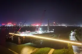 蚌埠市延安路淮河大桥 主桥桩基施工完成图片