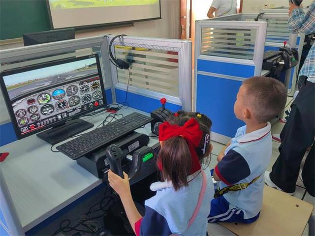 烟台南山学院航空科普基地成功举办2025年龙口市全国科普月系列活动