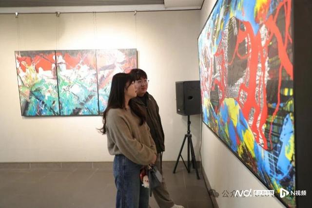 王玉成绘画作品展开幕，在传统与现代交汇中开辟艺术新境