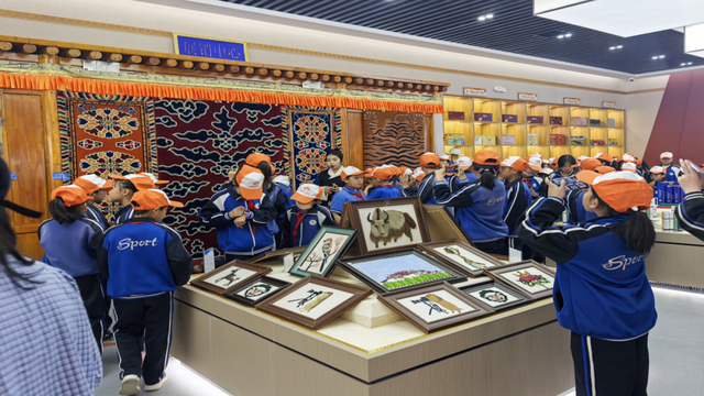 夏河县荣获“美丽中国・文旅融合高质量发展示范县”称号，文旅融合再谱新篇
