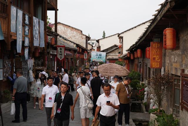 聚焦安顺旅发大会丨屯堡遗韵引客来——第十一届安顺旅游产业发展大会嘉宾观摩西秀区旧州镇侧记