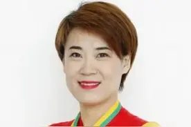 车轮上的斗士：自行车世界冠军穆迪的运动极限挑战图片